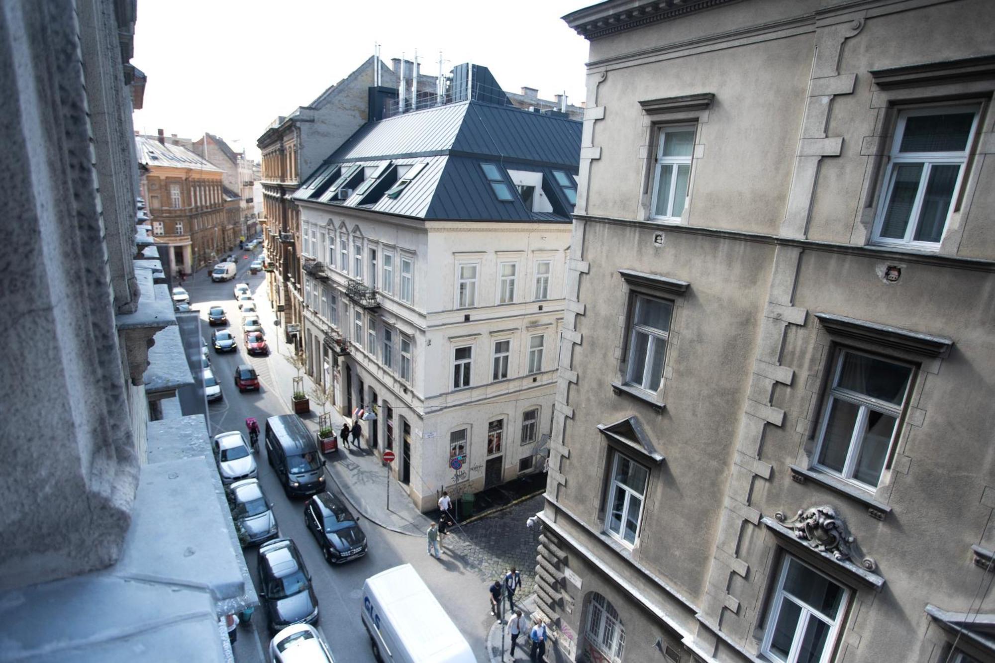 Artsy Elizabeth Boulevard Budapest